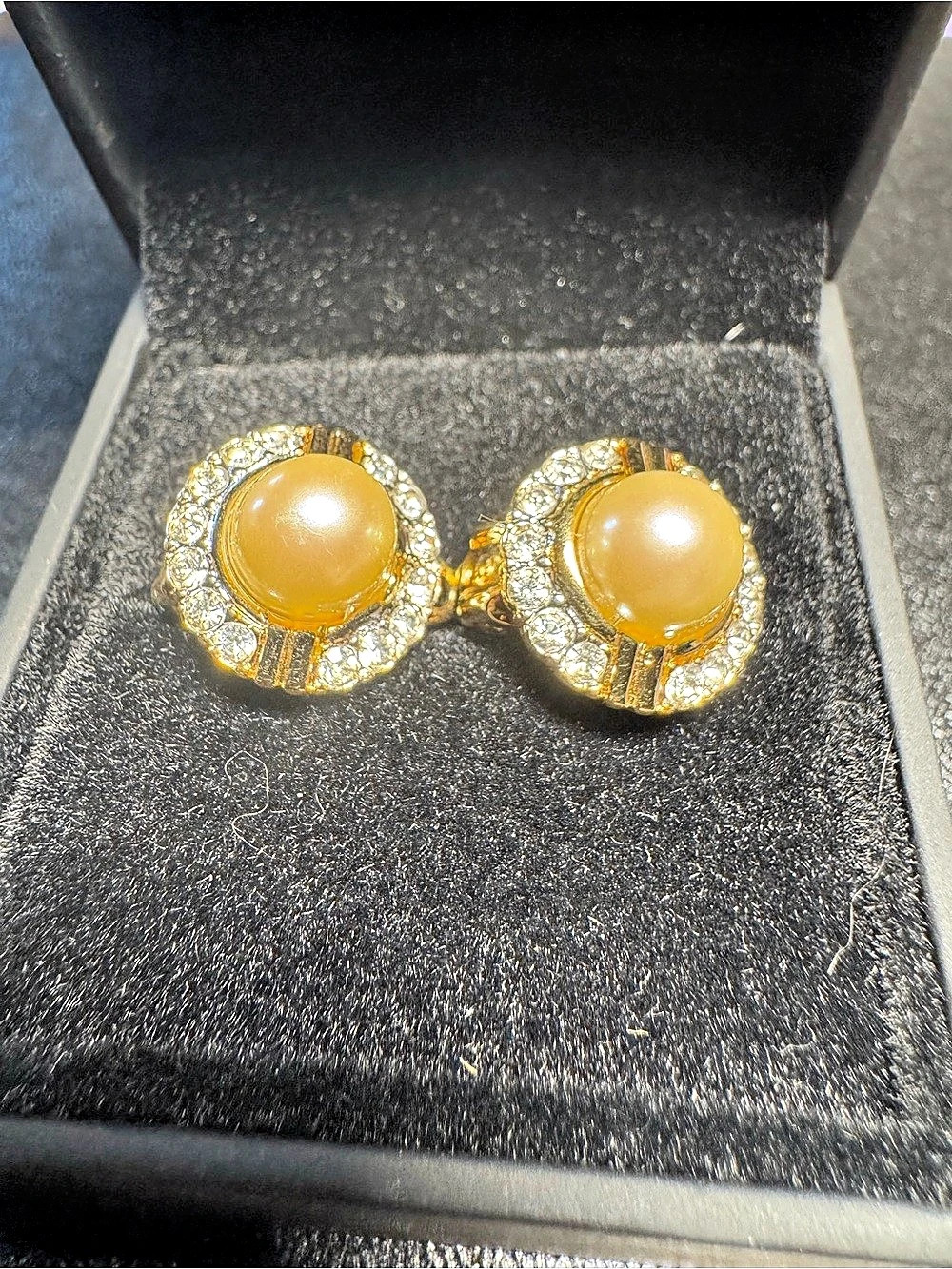 Nina Ricci Vintage Clip-On Earrings in Gold Like New